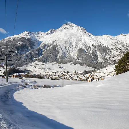 In With Balcony Apartman